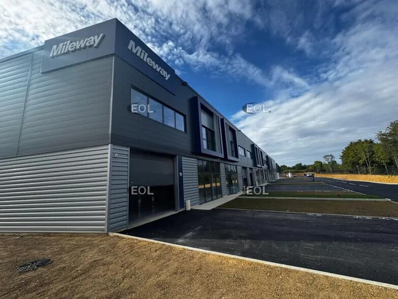 Flex in Villebon-sur-Yvette for lease - Building Photo - Image 1 of 10