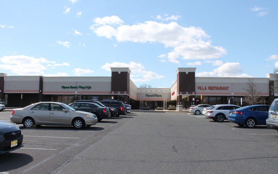 2143 State Route 35, Holmdel, NJ à louer - Photo du bâtiment - Image 3 de 4