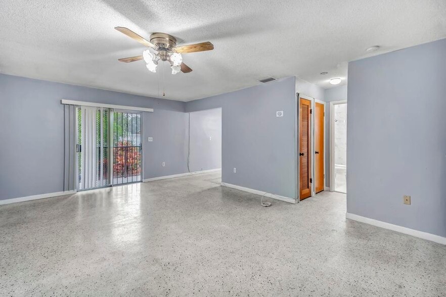 519 NW 10th Ave, Miami, FL à vendre - Photo du bâtiment - Image 2 de 12