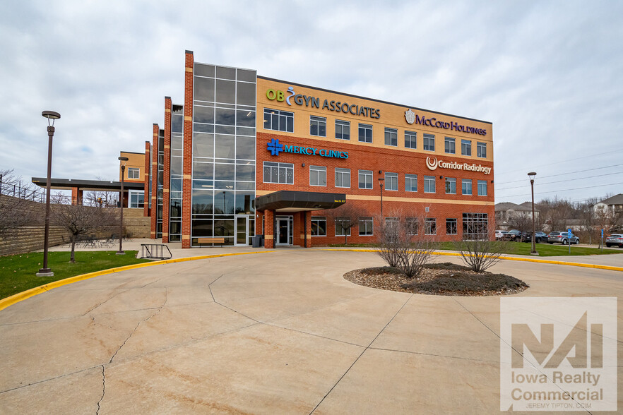 2769 Heartland Dr, Coralville, IA for lease - Primary Photo - Image 1 of 12