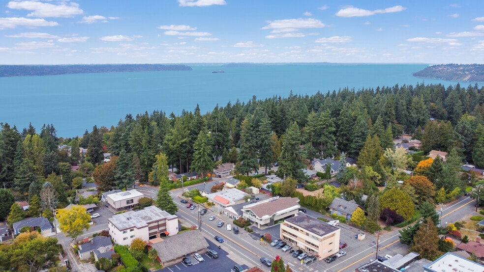 2116 SW 152nd St, Burien, WA à vendre - Photo du bâtiment - Image 3 de 6