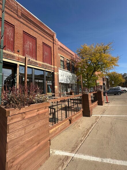131 W Broadway St, Owatonna, MN à vendre - Photo du bâtiment - Image 2 de 10