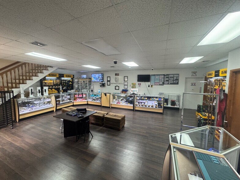 3551-3557 NW 79th Ave, Miami, FL à louer - Photo du bâtiment - Image 3 de 12