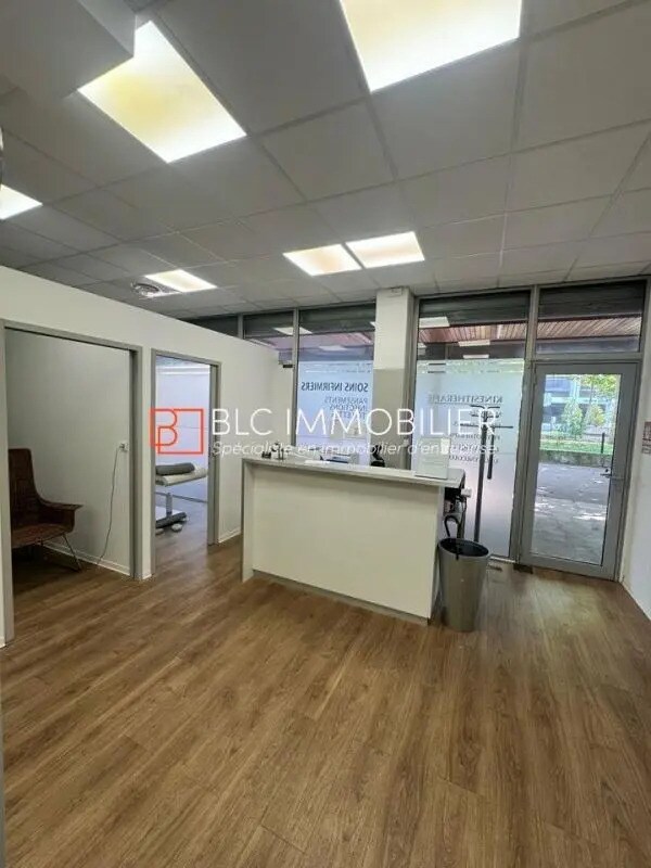 Retail in Marseille for sale Interior Photo- Image 1 of 10