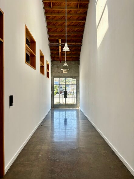 8500 Steller Dr, Culver City, CA for lease - Interior Photo - Image 3 of 9