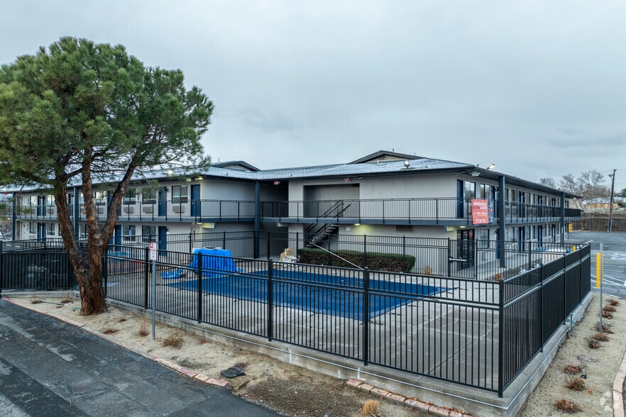 1400 Stardust St, Reno, NV for sale - Building Photo - Image 2 of 6