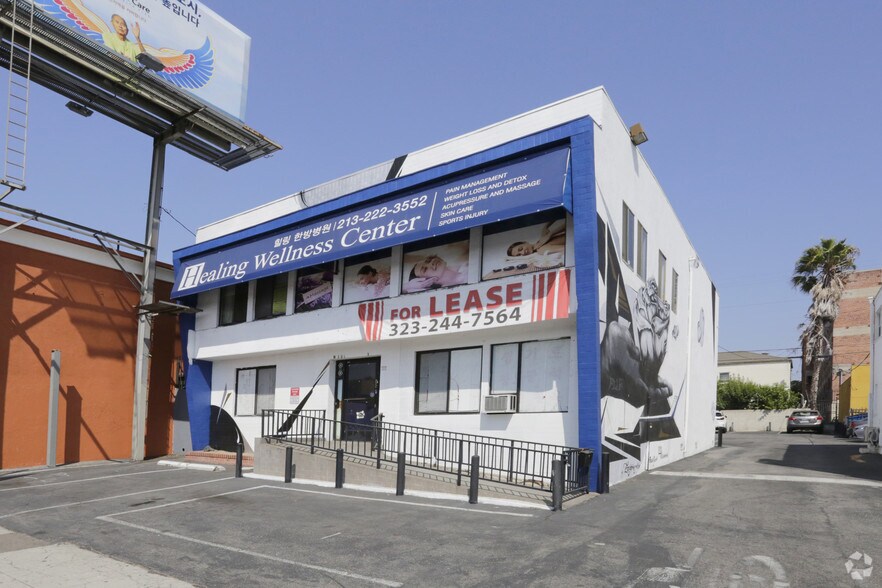 132 N Western Ave, Los Angeles, CA à louer - Photo du bâtiment - Image 1 de 3
