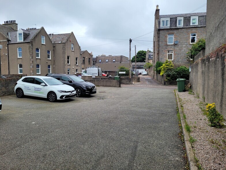 4-4A Alford Pl, Aberdeen à vendre - Photo du bâtiment - Image 2 de 2