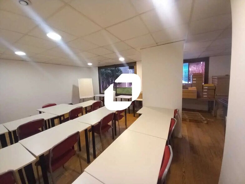 Bureau dans Montrouge à vendre - Photo du bâtiment - Image 3 de 10