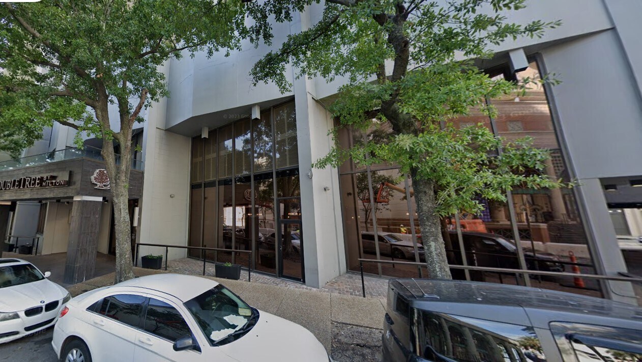 300 Canal St, New Orleans, LA à louer Photo du bâtiment- Image 1 de 2