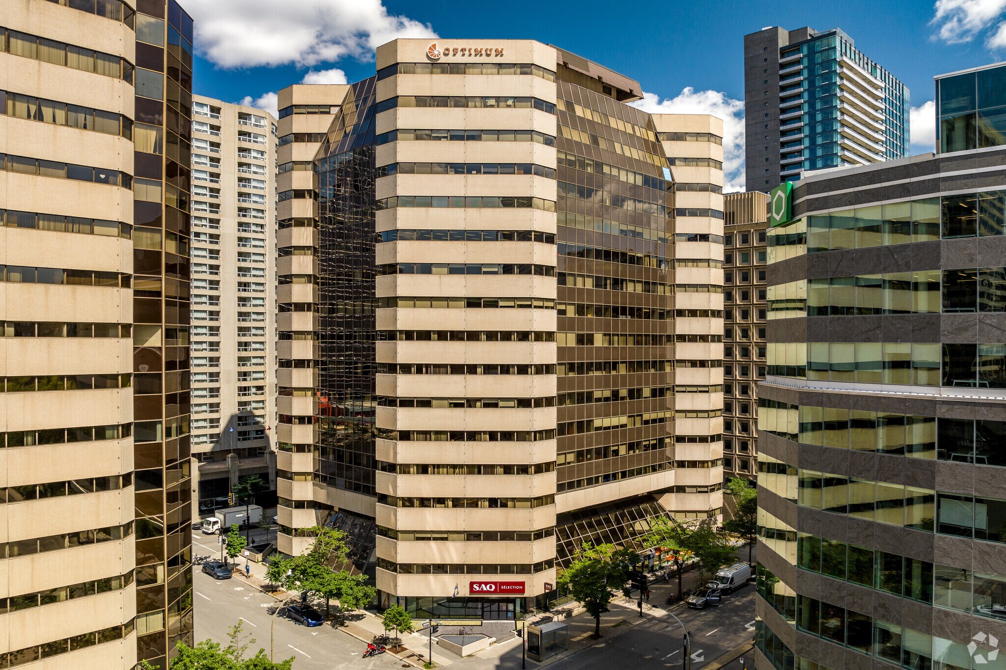 425 Boul De Maisonneuve O, Montréal, QC for lease Building Photo- Image 1 of 26