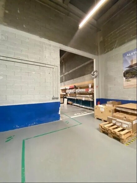 Bureau dans Vitrolles à louer - Photo intérieure - Image 3 de 7