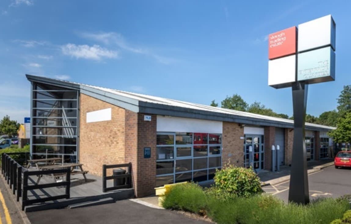 878 Plymouth Rd, Slough à louer Photo du bâtiment- Image 1 de 2