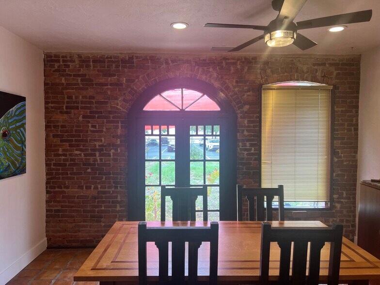 856 2nd Ave N, Saint Petersburg, FL à vendre - Photo du bâtiment - Image 3 de 8