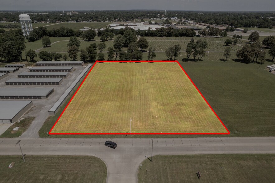 1168 Stallcup Dr, Sikeston, MO à vendre - Photo du bâtiment - Image 3 de 12
