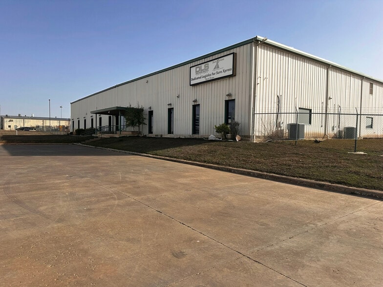 6420 S Air Depot Blvd, Oklahoma City, OK for lease - Building Photo - Image 1 of 13