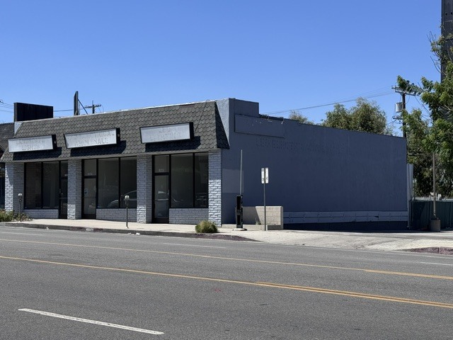 19445-19449 Ventura Blvd, Tarzana, CA for sale - Building Photo - Image 2 of 29
