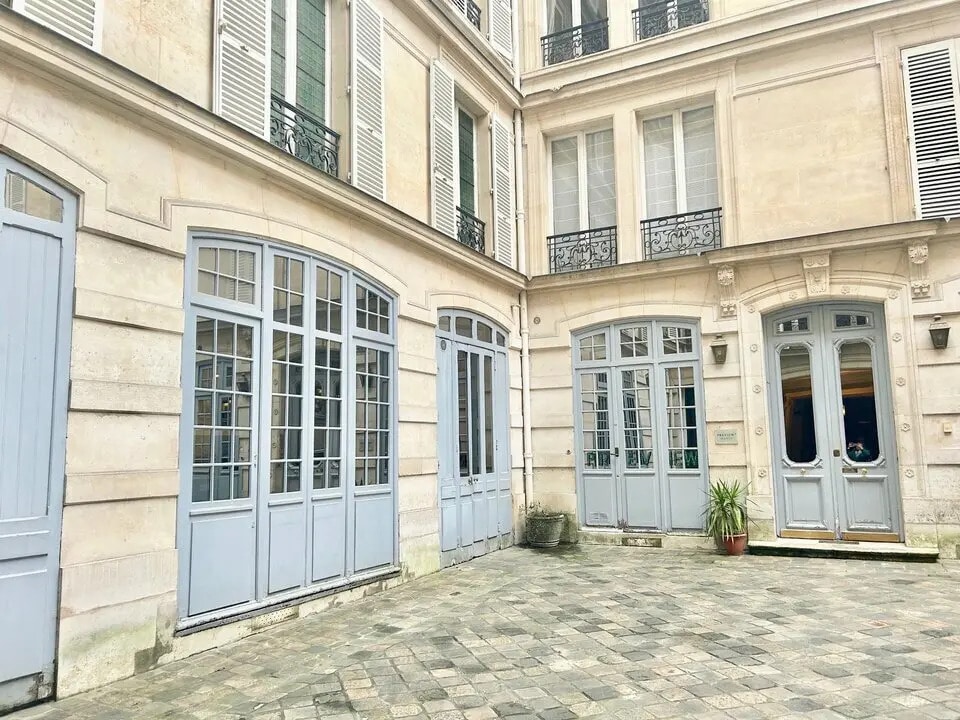 Office in Paris for lease Building Photo- Image 1 of 9