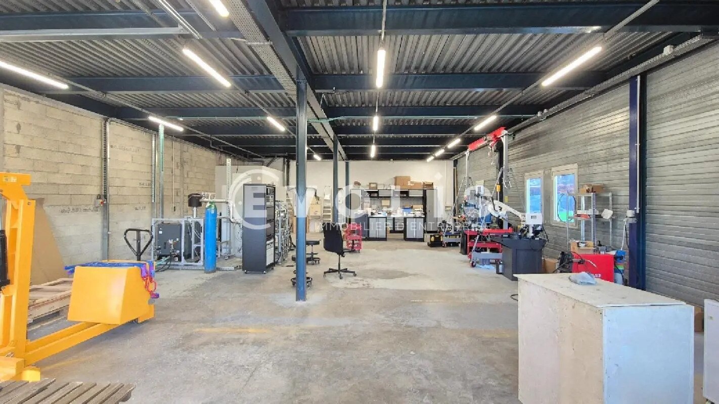 Flex in Chanteloup-en-Brie for lease Interior Photo- Image 1 of 14