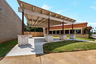 4925 University Dr, Huntsville, AL for lease Interior Photo- Image 2 of 11