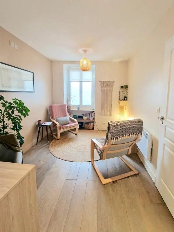 Office in Saint-Germain-en-Laye for lease Interior Photo- Image 1 of 6