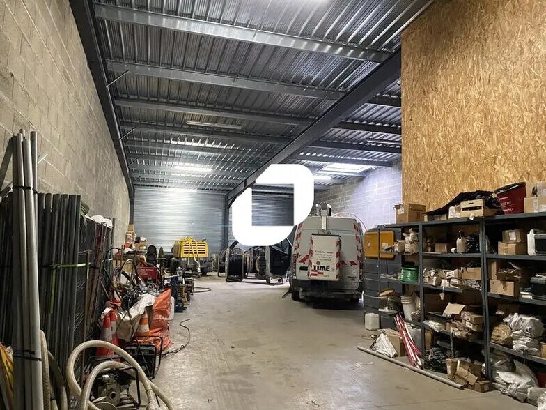 Office in Cadaujac for lease - Building Photo - Image 2 of 9