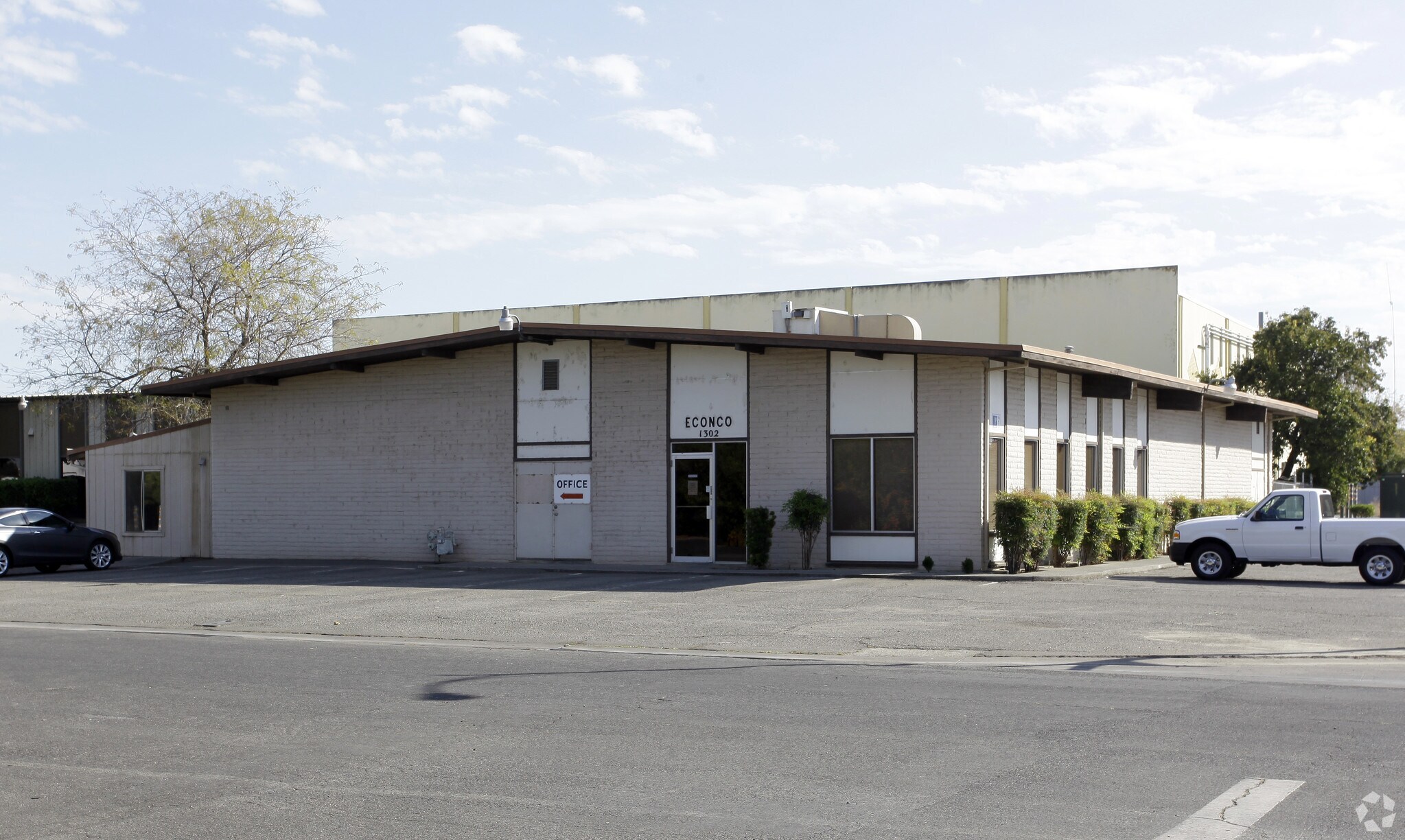 1310-1318 Commerce Ave, Woodland, CA for sale Primary Photo- Image 1 of 2