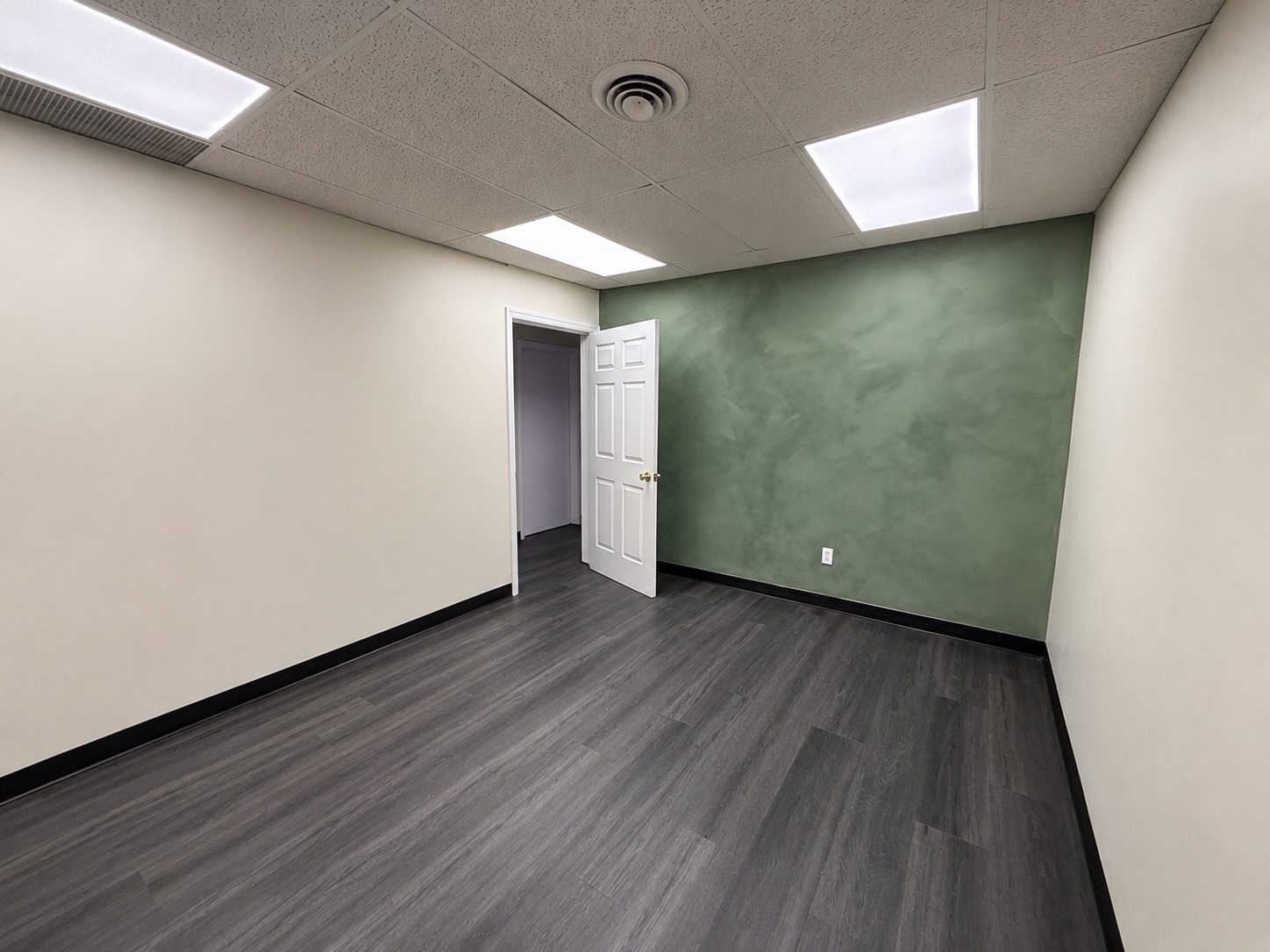 2681 Quakerbridge Rd, Hamilton, NJ for lease Interior Photo- Image 1 of 3