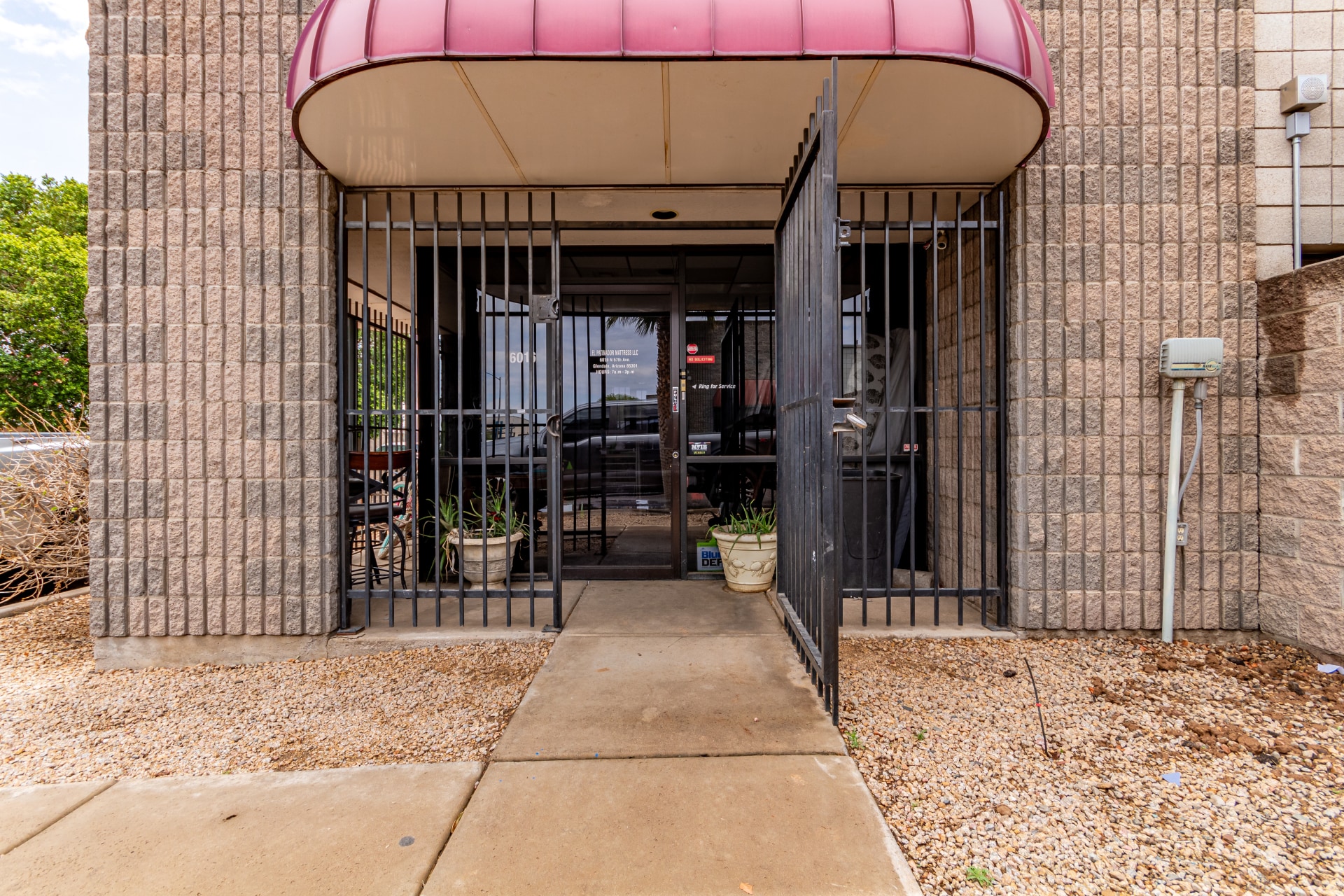 6016 N 57th Ave, Glendale, AZ for sale Primary Photo- Image 1 of 2