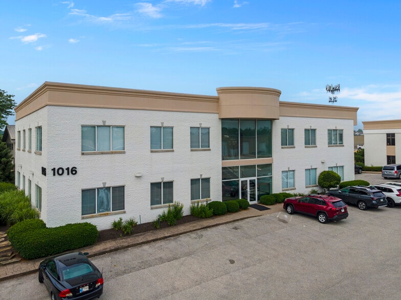 1016 3rd Ave SW, Carmel, IN à louer - Photo du bâtiment - Image 1 de 9