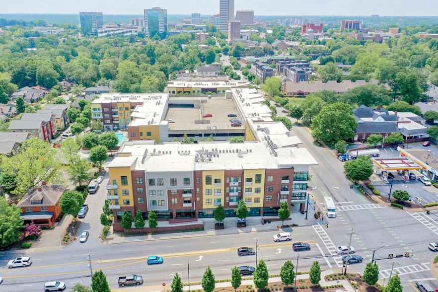 644 N Main St, Greenville, SC for lease - Building Photo - Image 3 of 3