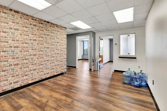 5726 Marlin Rd, Chattanooga, TN for lease Interior Photo- Image 1 of 10