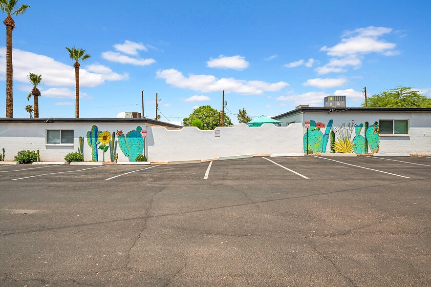 1724 E Ocotillo Rd, Phoenix, AZ for sale - Building Photo - Image 2 of 15