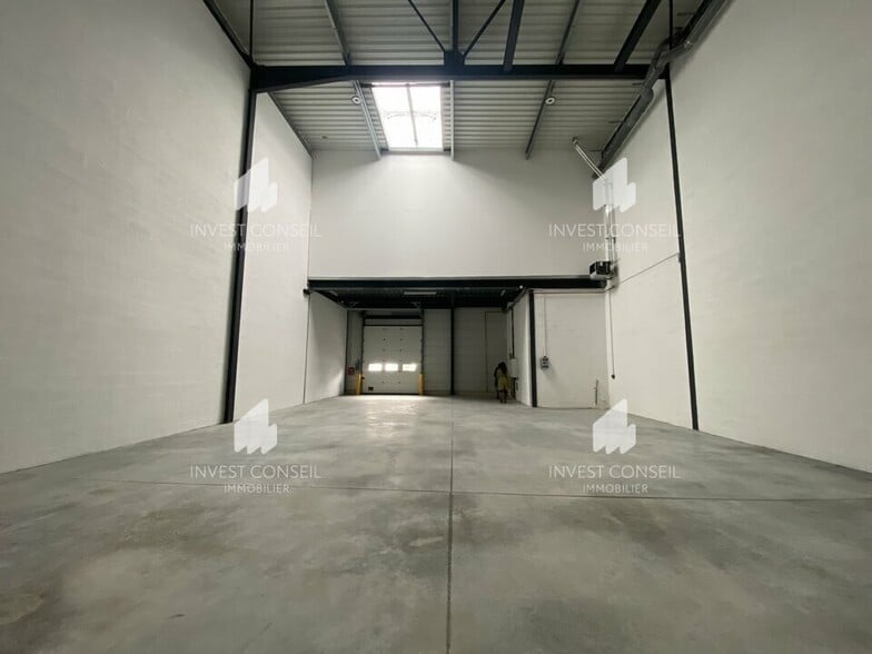 16 Rue Ampère, Pontoise for lease - Building Photo - Image 3 of 15