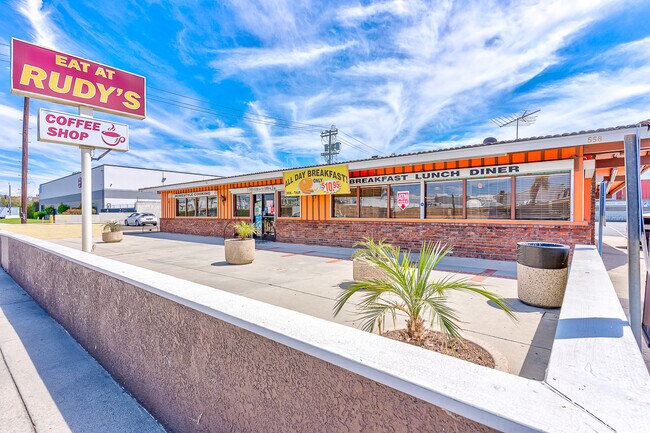 More details for 558 E Anaheim St, Wilmington, CA - Retail for Sale