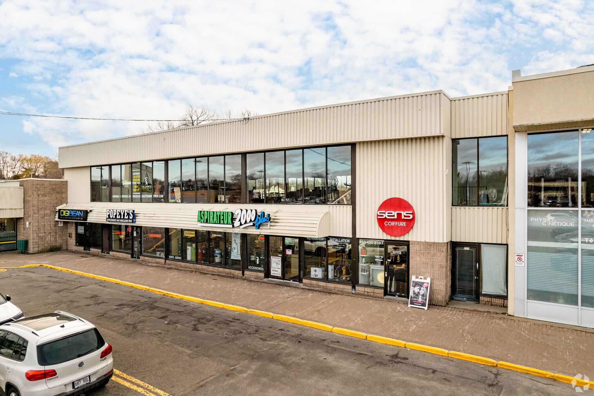 201-235 Boul Labelle, Rosemère, QC à vendre Photo principale- Image 1 de 1