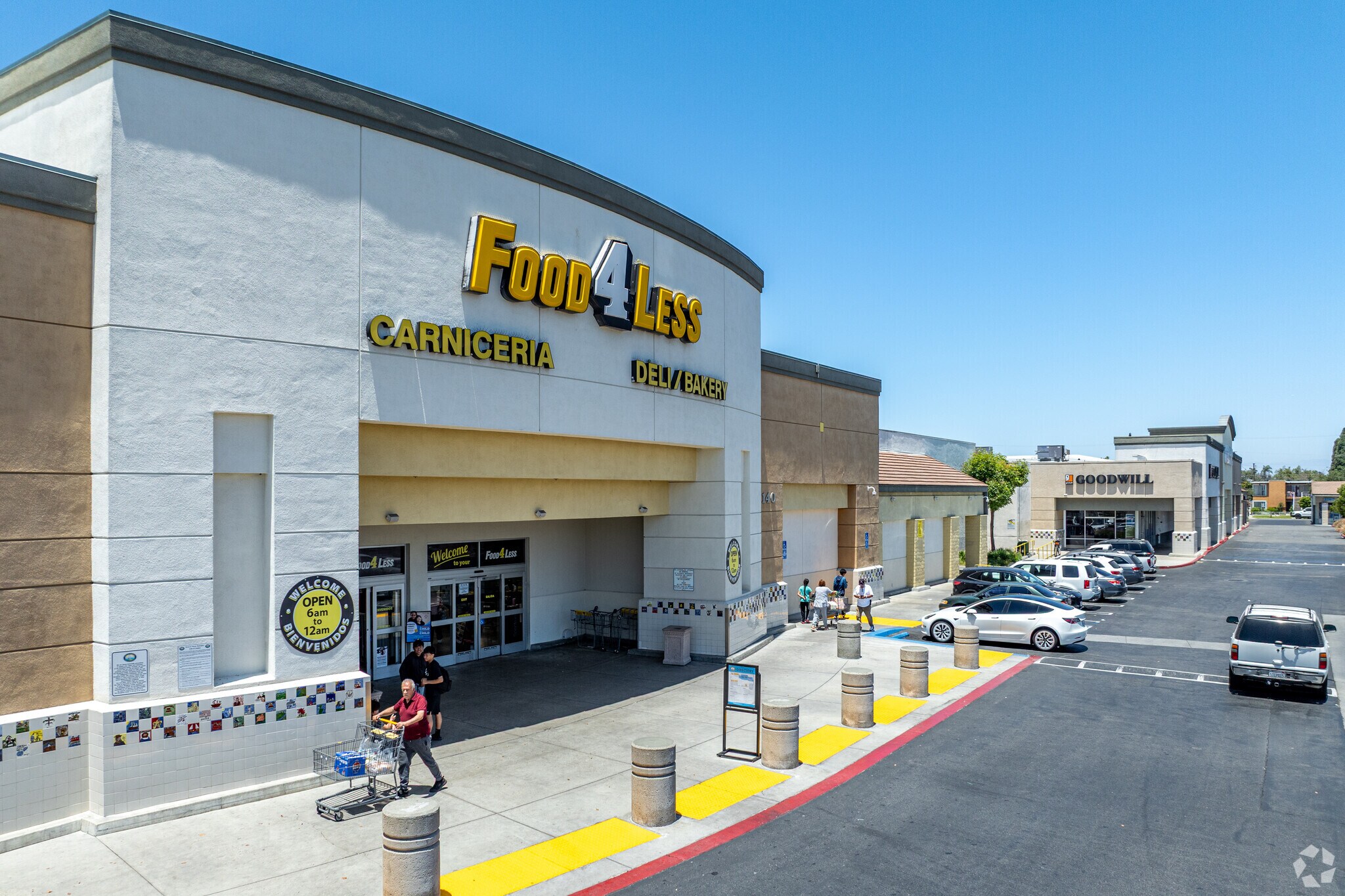 2100-2144 S Bristol St, Santa Ana, CA for lease Primary Photo- Image 1 of 8