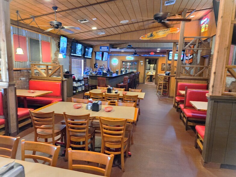 1981 N Wickham Rd, Melbourne, FL à louer - Photo du bâtiment - Image 3 de 5