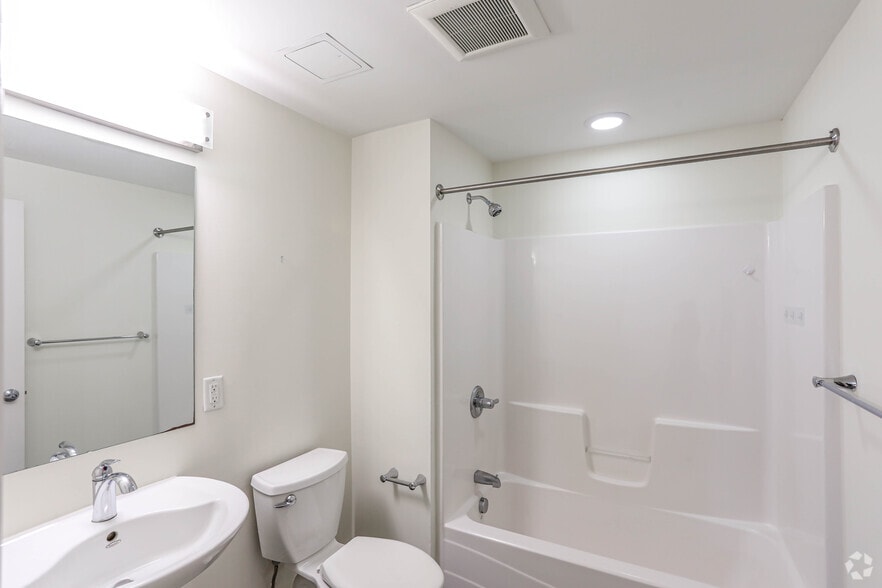 7 Cameron Ave, Cambridge, MA for sale - Interior Photo - Image 3 of 22