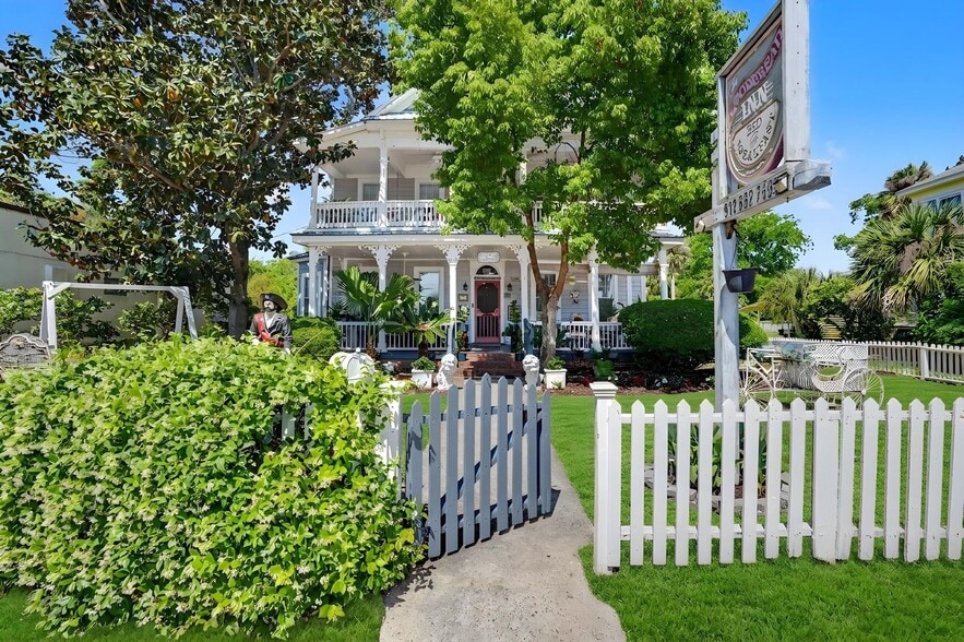 209 Osborne St, Saint Marys, GA à vendre - Photo principale - Image 1 de 41