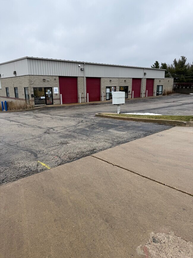 Plus de détails pour 5010 Gateway Dr, Medina, OH - Local d'activités, Industriel à louer