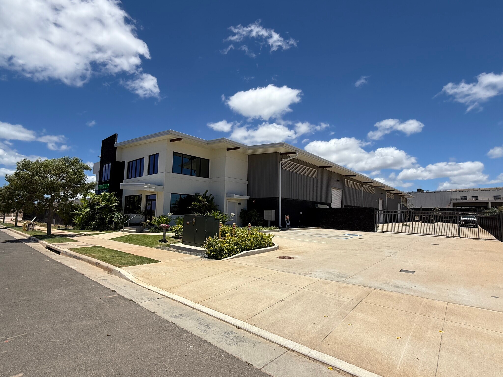 91-779 Komohana St, Kapolei, HI à vendre Photo du bâtiment- Image 1 de 1