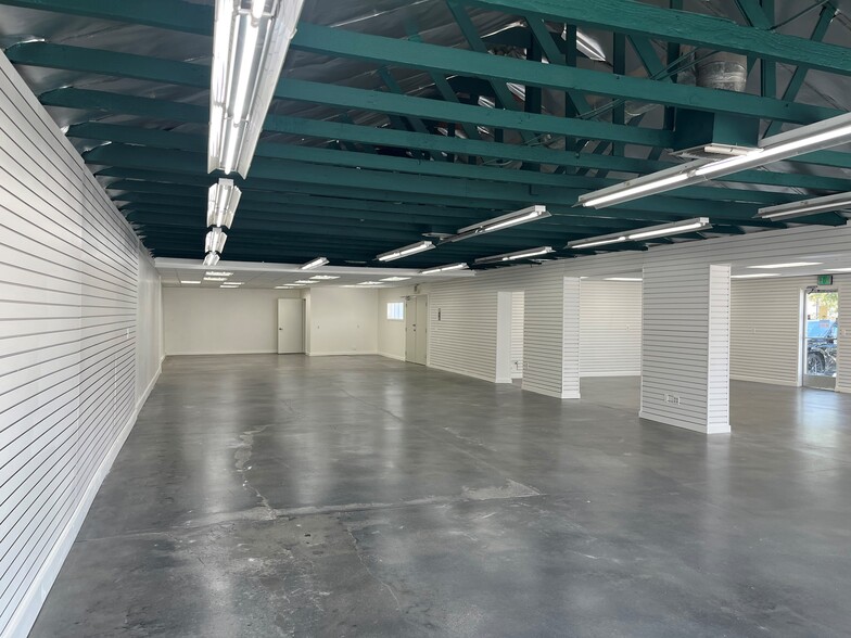 2974 E Thousand Oaks Blvd, Thousand Oaks, CA for lease - Interior Photo - Image 2 of 4