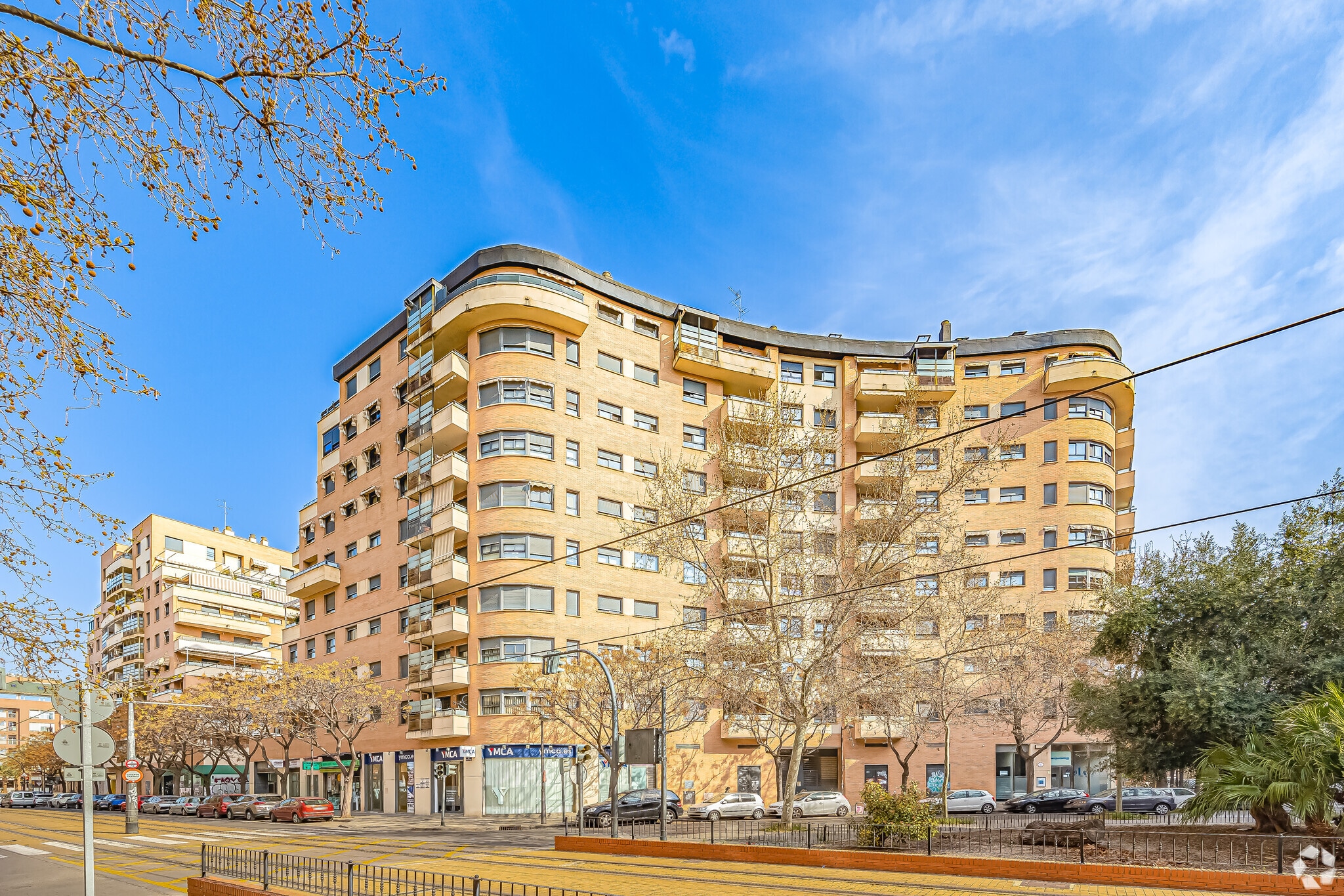 Retail in València, Valencia for lease Primary Photo- Image 1 of 2