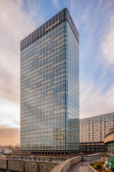 1 Terrasse Bellini, Puteaux à louer - Photo du bâtiment - Image 3 de 4