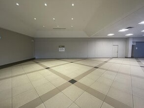 11000 8th St, Dawson Creek, BC à louer Photo du bâtiment- Image 2 de 3