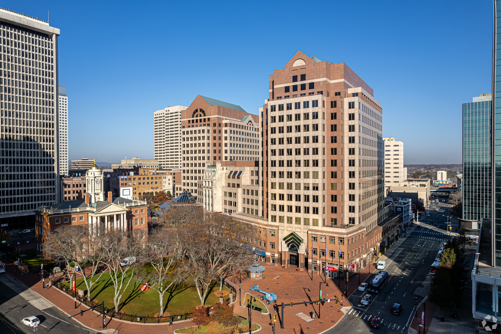 90 State House Sq, Hartford, CT for lease Building Photo- Image 1 of 26