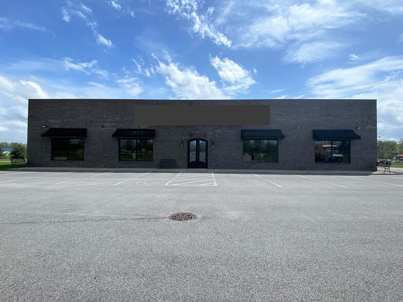 1208 Donna Dr, Carterville, IL à vendre - Photo du bâtiment - Image 3 de 22