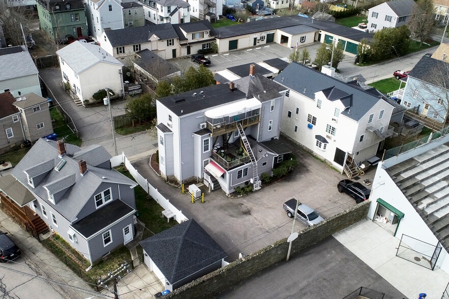 28 Weaver Ave, Newport, RI for sale - Primary Photo - Image 1 of 12