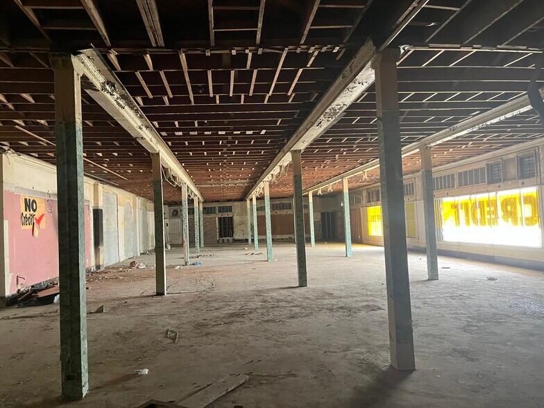 4007 S Flores St, San Antonio, TX à vendre - Photo intérieure - Image 3 de 12